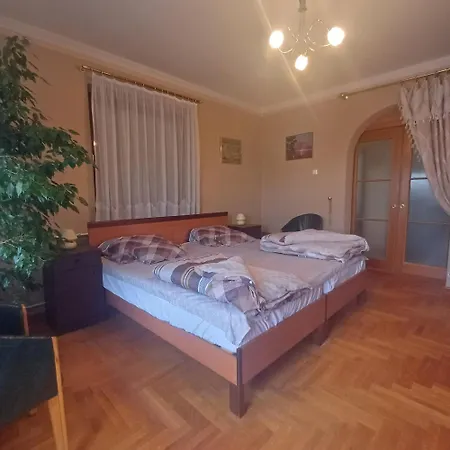 6rooms Balaton-heviz شقة *