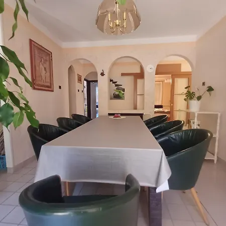 6rooms Balaton-heviz Apartment *