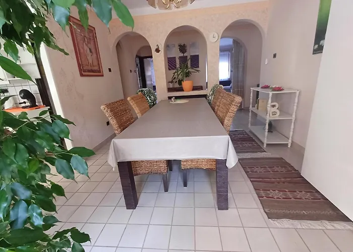 6rooms Balaton-heviz Apartment *